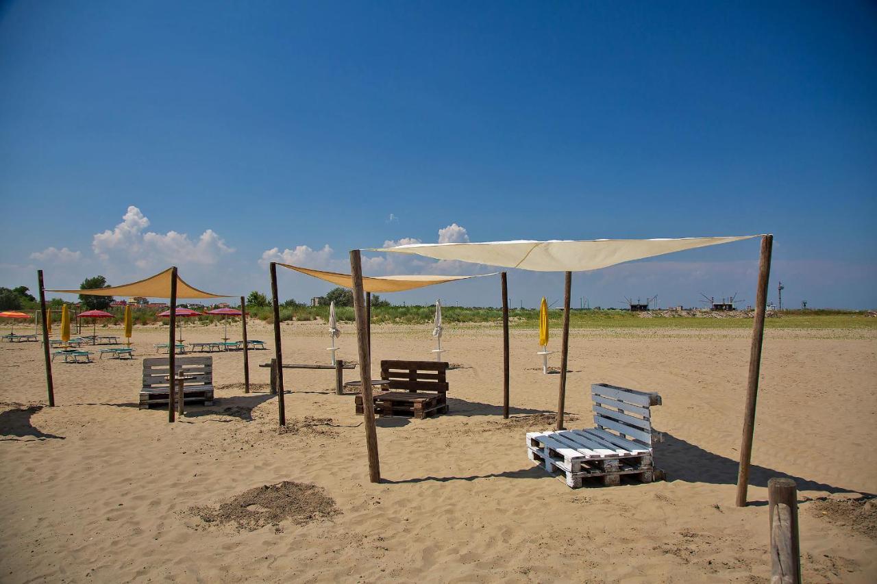 Le Terrazze Apartments Lido di Spina Exterior foto